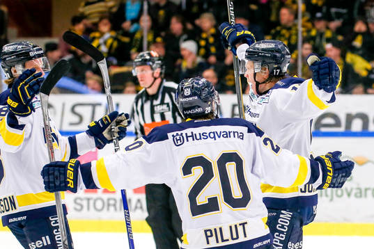 s Emil Johansson jublar