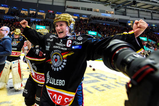 Luleås Emma Eliasson jublar
