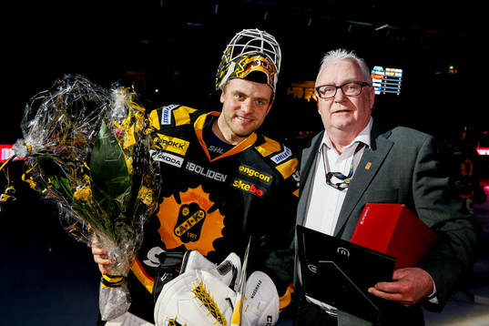 Skellefteås målvakt Markus Svensson tilldelas Honken