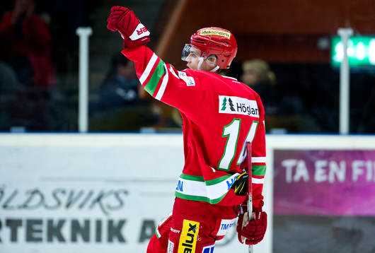 Modos Emil Pettersson jublar