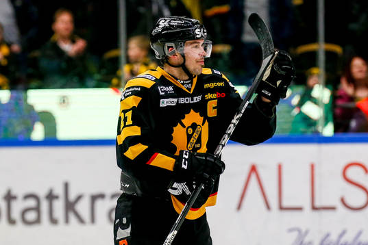 Skellefteås Jimmie Ericsson jublar