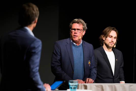 Per Olsson, tränare Djurgården, och Kevin Walker,