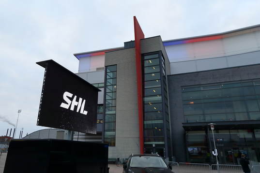 Storbildsskärm utanför SAAB Arena