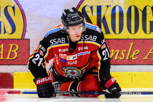 Luleås Emil Sylvegård på uppvärmningen