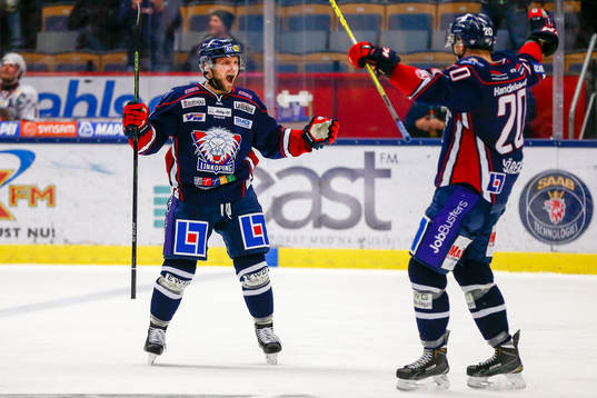 Linköpings Chad Billins jublar