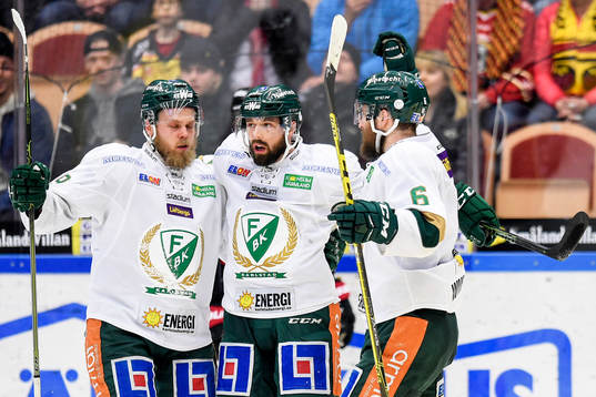 Färjestads Milan Gulas jublar