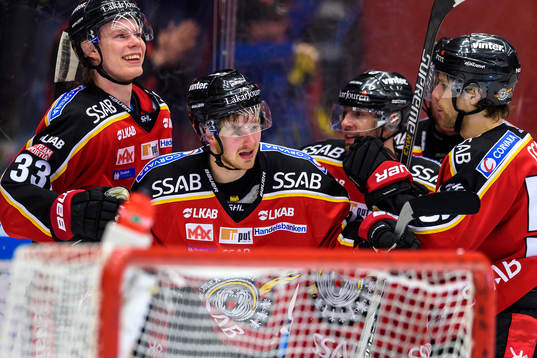 Luleås Lucas Wallmark (m) jublar