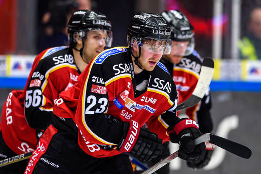 Luleås Lucas Wallmark (m) jublar