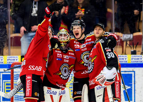 Luleås Johan Forsberg, målvakt Joel Lassinantti, Lennart