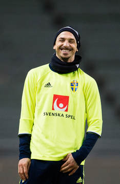 Zlatan Ibrahimovic skrattar