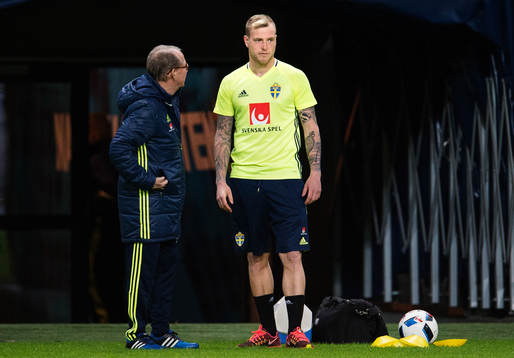 Läkaren Leif Swärd i samtal med John Guidetti