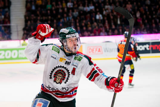 Frölundas Oscar Fantenberg gör 0-1