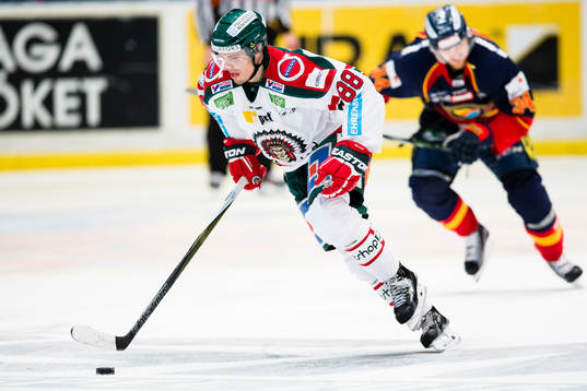 Frölundas Andreas Johnson med puck