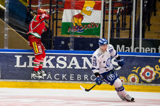Modos Victor Olofsson jublar