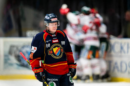 Djurgårdens Tomi Sallinen ser deppig ut