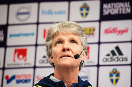 Sverige förbundskapten för damfotbollslandslaget, Pia