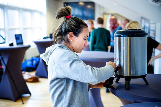 Rosengårds Marta Viera Da Silva tar kaffe