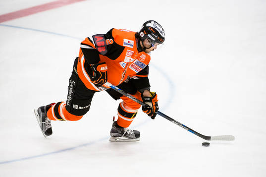 Karlskronas Robin Gartner värmer upp