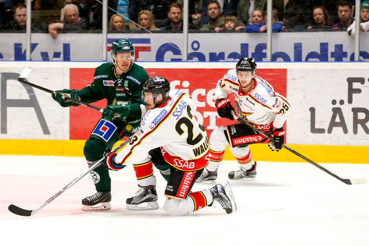 Färjestads Magnus Nygren och Luleås Lucas Wallmark och