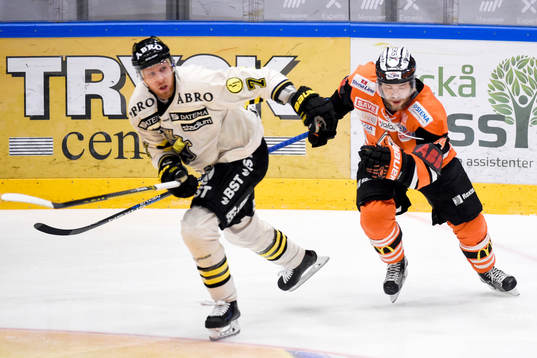 s Tobias Ericsson och Karlskronas Jimmy Andersson
