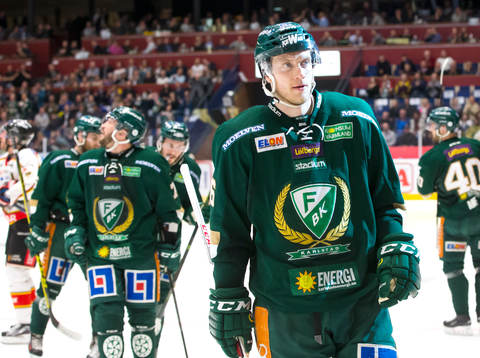 Färjestads Johan Ryno jublar