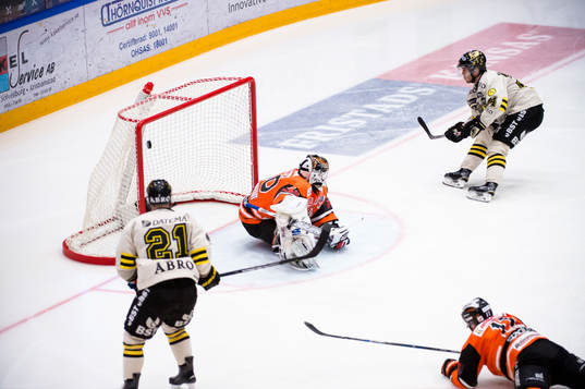 s Michael Lindqvist  har gjort 0-1