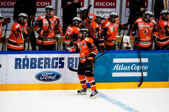 Karlskronas Mattias Guter har gjort 1-1