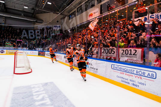 Karlskronas Alexander Viklund jublar mot Karlskronas