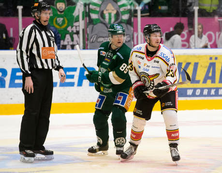 Färjestads Mikael Johansson och Luleås Lucas Wallmark