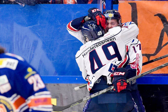 Linköpings Henrik Törnqvist och Rhett Rakhshani jublar