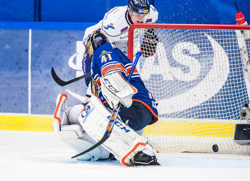 Linköpings Henrik Törnqvist gör mål 1-1 bakom Växjös