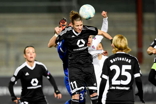 Frankfurts Simone Laudehr och Rosengårds Katrin Schmidt