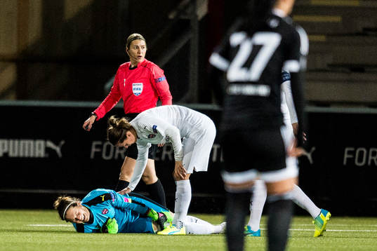 Rosengårds målvakt Erin McLeod skadar sig och tvingas