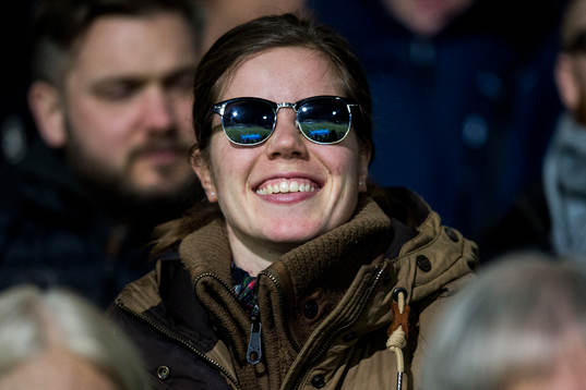 Rosengårds skadade Sofie Junge Pedersen på läktaren