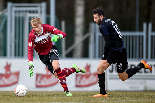 Randers Mikael Ishak rundar IFK Göteborgs målvakt Pontus