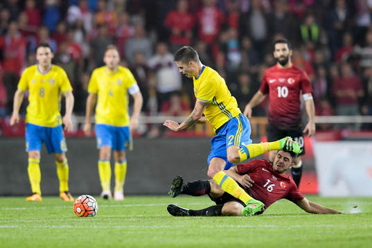Sveriges Mikael Lustig och Turkiets Ozan Tufan