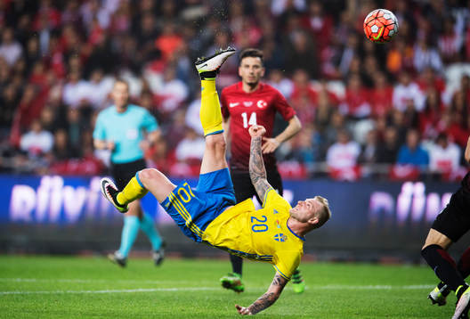 Bläddra bland fler bilder av Fotboll, träningslandskamp, Turkiet - Sverige
