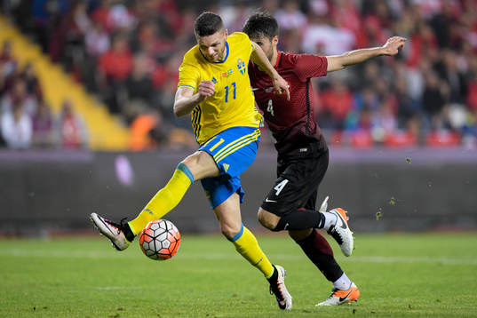Sveriges Marcus Berg och Turkiets Ahmet Çalik