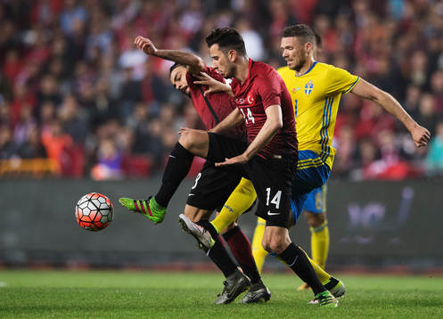 Turkiets Selcuk Inan och Oguzhan Ozyakup utmanas av