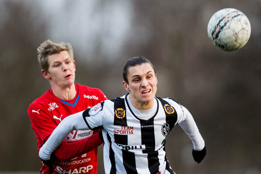 Bläddra bland fler bilder av Fotboll, Träningsmatch, Landskrona - Öster