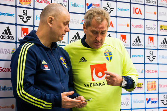 Presschef Niklas Bodell och Förbundskapten Erik Hamrén