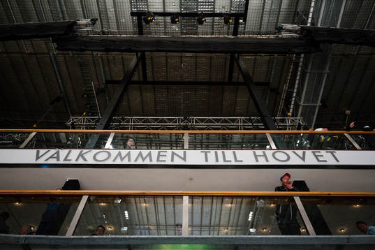 Texten "Välkommen till Hovet" är uppsatt på Hovet