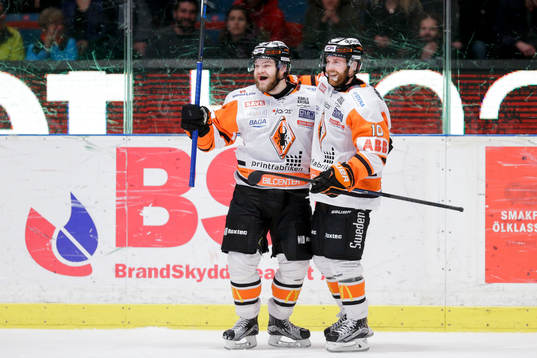 Karlskronas Jimmy Andersson och Mattias Guter jublar
