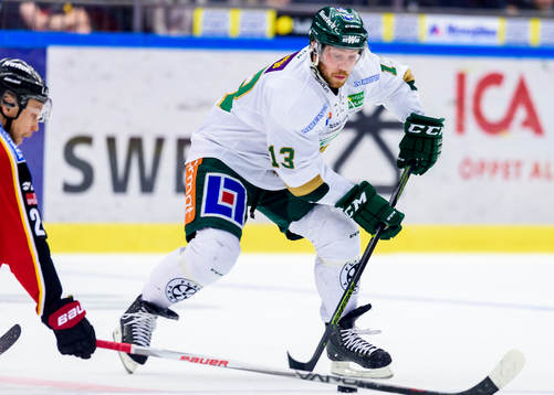 Färjestads Linus Persson med pucken