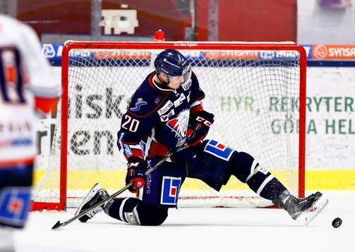 Linköpings Nick Sörensen räddar skott