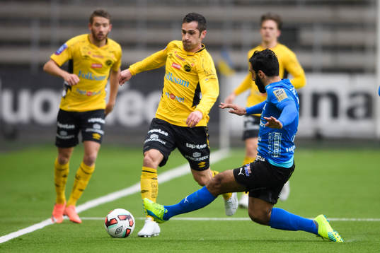 Elfsborgs Emir Bajrami och Halmstads Junes Barny