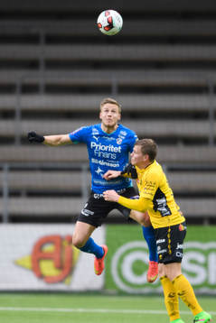Halmstads Alexander Ruud Tveter ochElfsborgs Joakim Nilsson