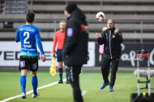 Halmstads tränare Jan Jönsson har koll på bollen