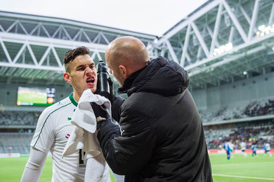 Hammarbys Alexssander Medeiros de Azeredo får vård