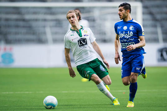 Hammarbys Oliver Silverholt och Esteghlals Behnam Barzay